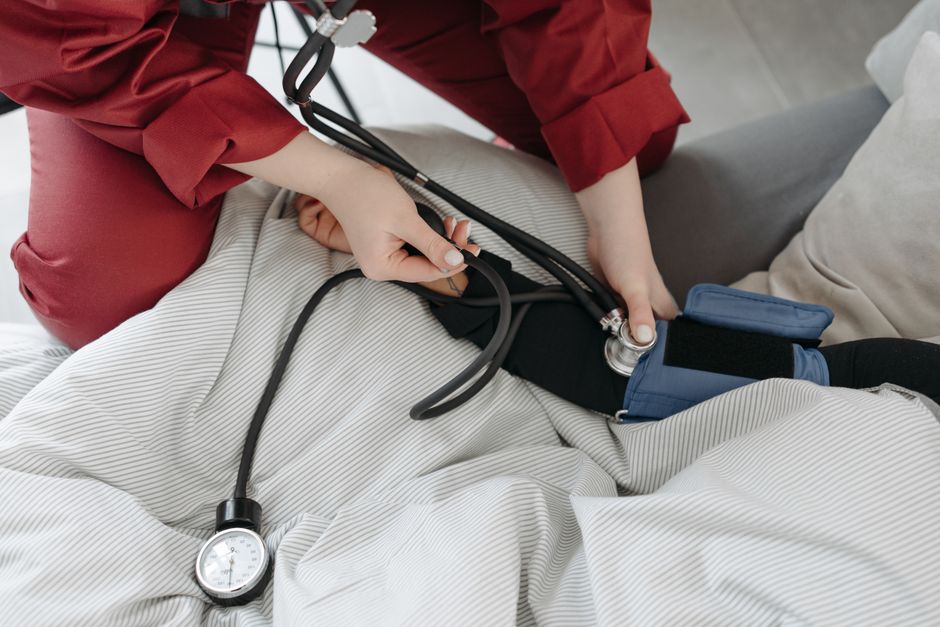My Blood Pressure Is 180/120: Should I Call 911 or My Clinician?